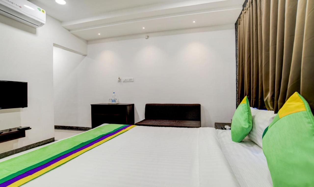 Treebo Grand Euro Pipliyahana Square Hotel
