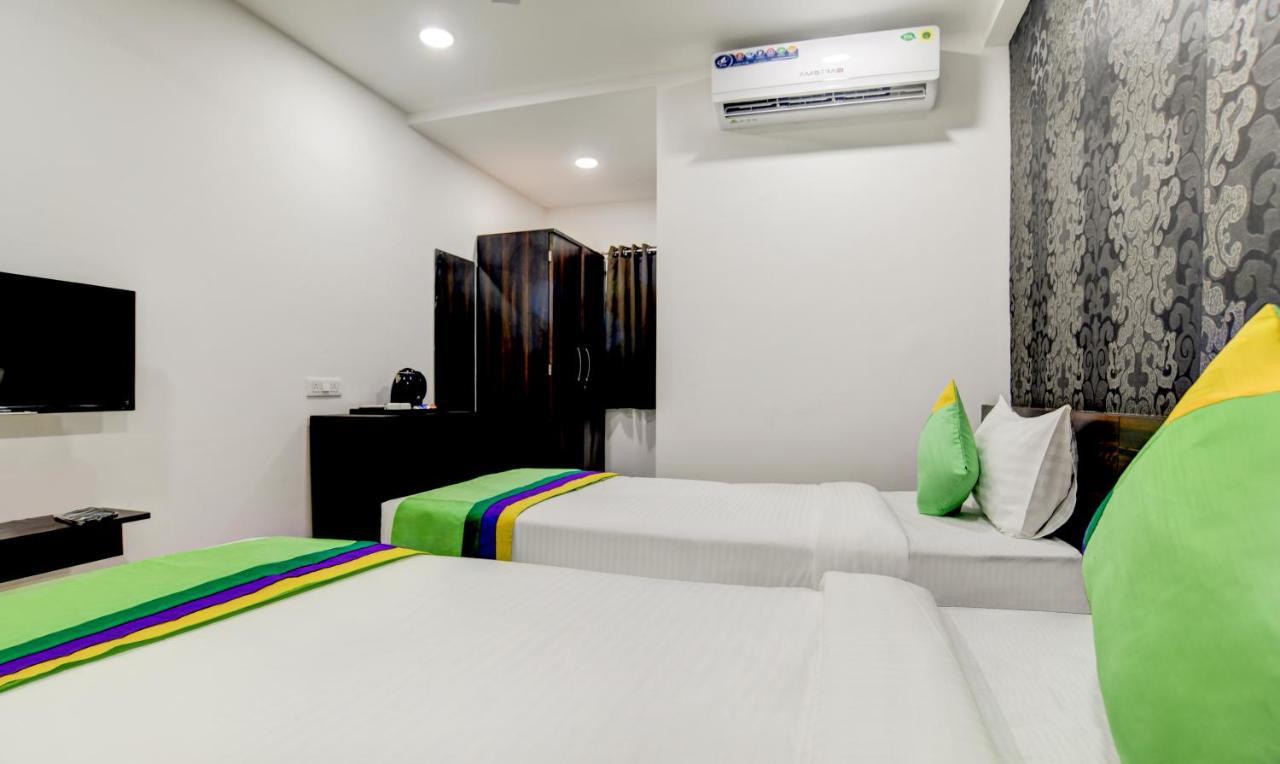Treebo Grand Euro Pipliyahana Square 3*